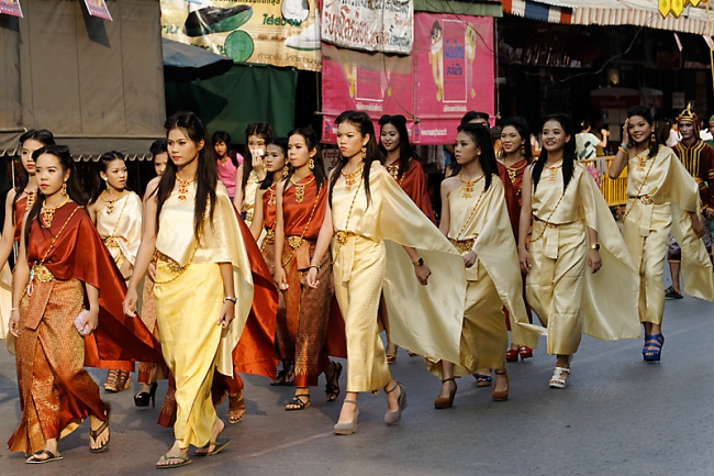 Lopburi King Narai fair-071